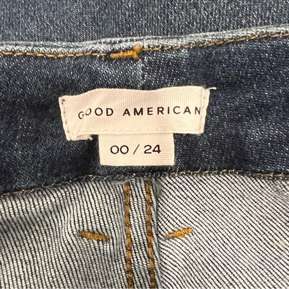 Good American Good Waist Cropped Raw Edge Skinny Jeans in Blue676 (00) - Picture 10 of 13